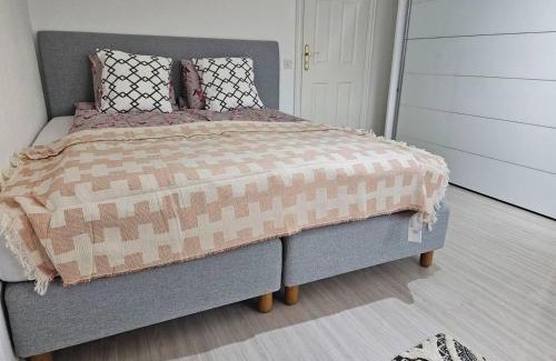 Soder Casa | 3Br House Sleeps 7 with Balcony-Garden-Bbq-FreeP