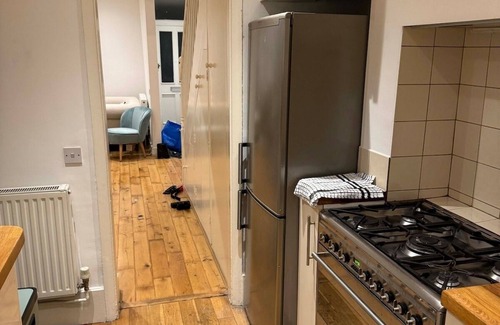 Golborne Casa | 3BR House W/Patio Queens Park