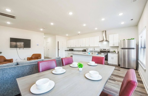 Ponderosa - Wingate Casa | 3BR in Charlotte, 10 Min to Panthers Stadium Pet-Friendly