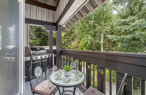 Village North Casa | 3BR | Lagoons | King Bed | Private Hot Tub | Private Balcony w/ BBQ | Village Location | Parking