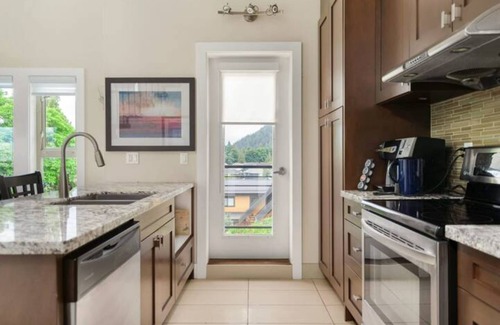 Hope Apartamento | 3BR Lakeside Dream Penthouse