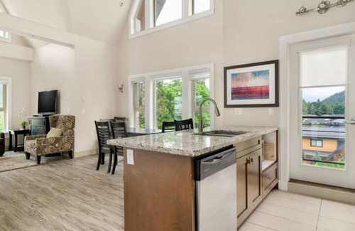 Hope Apartamento | 3BR Lakeside Dream Penthouse