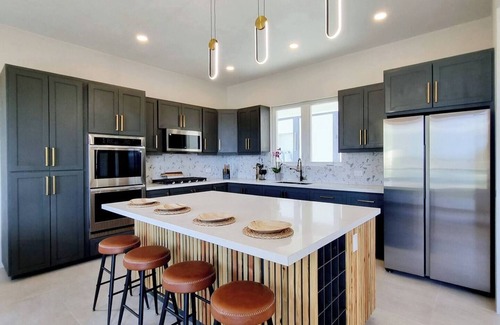East End Casa | 3BR Luxury Escape / Near Beach/With Workspaces