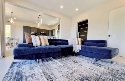 East End Casa | 3BR Luxury Escape / Near Beach/With Workspaces