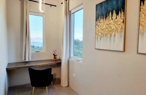 East End Casa | 3BR Luxury Escape / Near Beach/With Workspaces