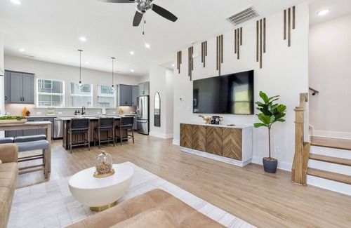 Newell Casa | 3BR Mid-Century Modern Luxe Getaway
