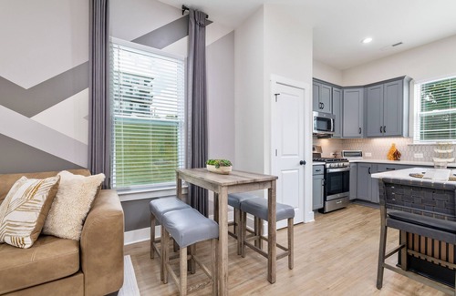 Newell Casa | 3BR Mid-Century Modern Luxe Getaway