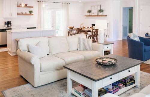 Wilmington Casa | 3BR Midtown Ranch. 15min to Wrighstville & Downtown