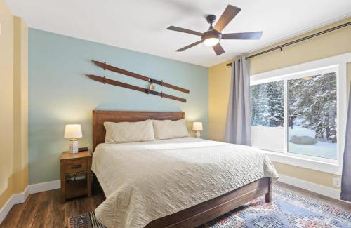 Blue River Casa | 3BR Modern Mountain Home with Hot Tub