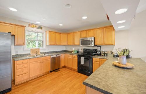 Morganton Casa | 3BR Nature Retreat Near Lake James and Morganton
