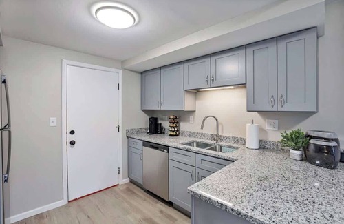 Bolingbrook Casa | 3BR + Near Mall + Fast WiFi | LCP Collection