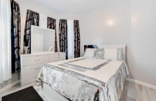Ampere Apartamento | 3BR Newark duplex near Downtown & Transit