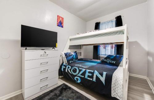 Ampere Apartamento | 3BR Newark duplex near Downtown & Transit