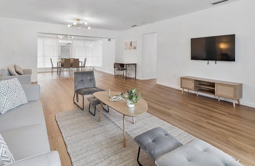 Ojus Casa | 3BR Newly Renovated Family Home in Miami