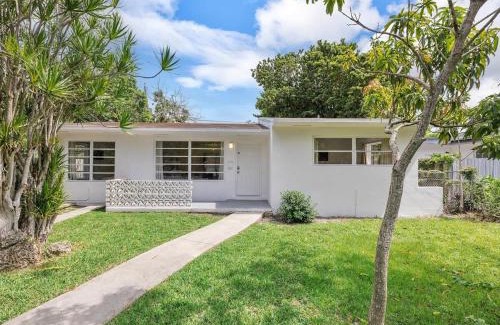 Ojus Casa | 3BR Newly Renovated In Miami 15 Min To Beach
