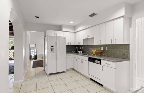 Coral Terrace Casa | 3br Oasis near Coral Gable