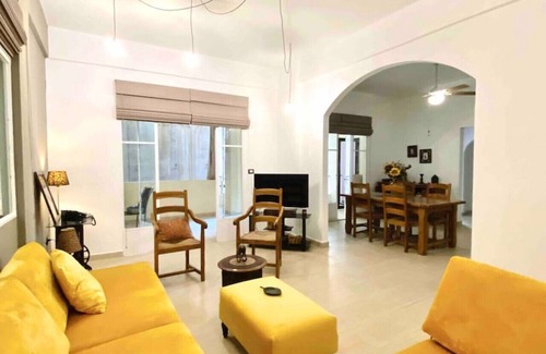 Mar Mikhael Apartamento | 3BR on MM stairs with a quiet terrace, 24/7 Power
