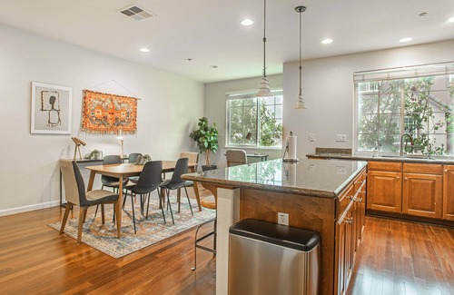 Union City Apartamento | 3BR Open-Concept Condo in Union City + Amenities