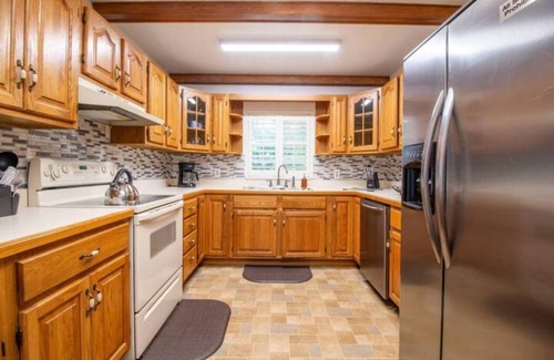 Conway Casa | 3BR Orlando Getaway Family & Pet-Friendly