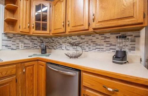 Conway Casa | 3BR Orlando Getaway Family & Pet-Friendly
