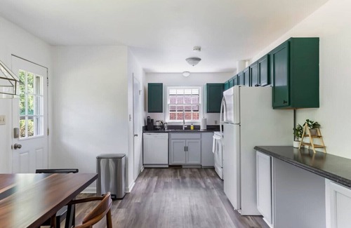 East Raleigh Casa | 3BR Retreat | Fenced Yard & Pet Friendly