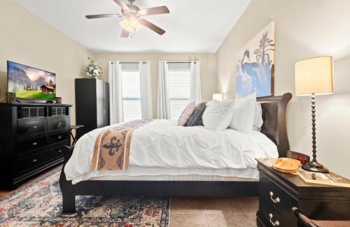 Lake Charles Casa | 3br Retreat Plush Beds High-speed Wi-fi