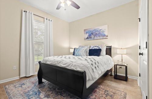 Lake Charles Casa | 3br Retreat Plush Beds High-speed Wi-fi