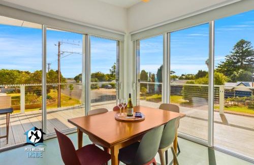 Aldinga Beach Casa | 3BR Retro Charm Beach House Getaway