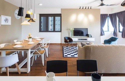 Seri Tanjung Pinang Condominio | VISTA AL MAR 3BR ★ ¡Clásico, moderno con un toque de glamour!