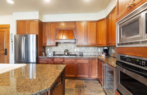 River Run Condominio | 3Br Ski-in/Ski-out~On Mountain~Lone Eagle 3053 by RedAwning