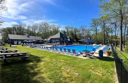 Hidden Valley Casa | 3BR Ski Resort Townhome-Sleeps 7