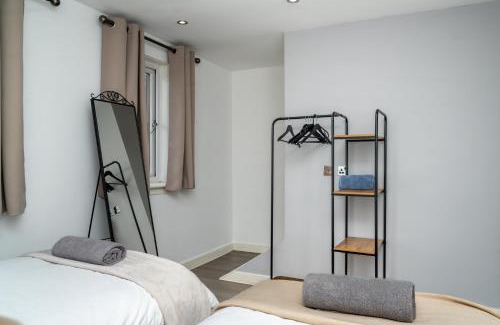 Bingham Casa | 3BR Sleeps 6, Free Parking, City & Beach