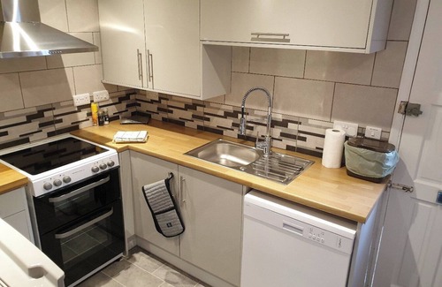 Kidwelly Casa | 3BR-Sleeps6-PetsOK-Off road parking-Garden