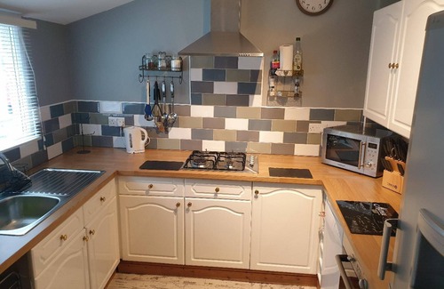 Kidwelly Casa | 3br-sleeps6-petsok-off Road Parking-garden