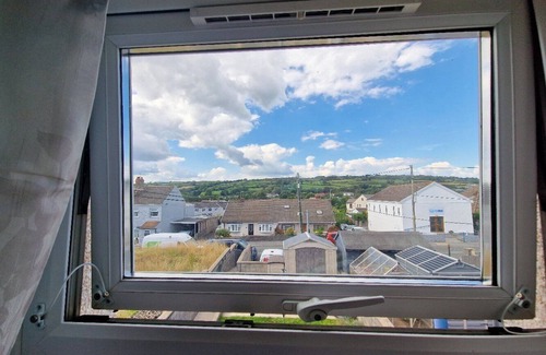 Kidwelly Casa | 3br-sleeps6-petsok-off Road Parking-garden