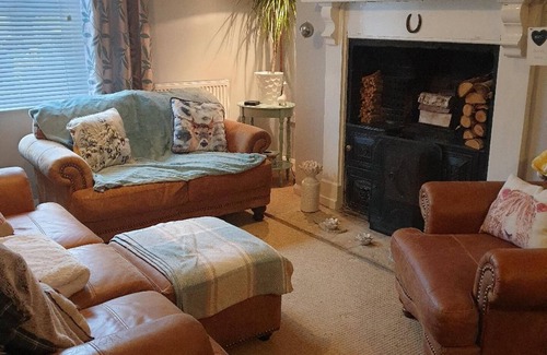 Kidwelly Casa | 3br-sleeps6-petsok-off Road Parking-garden