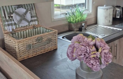 Gronant Cabina | 3BR-Sleeps8-Parking-Pool-Prime Location