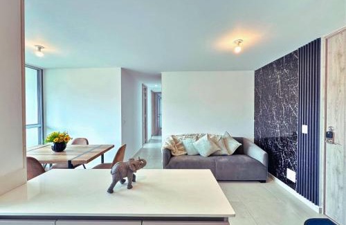 Sabaneta Apartamento | 3br Stunning 19th Floor Views Pool Sabaneta