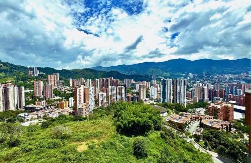 Sabaneta Apartamento | 3br Stunning 19th Floor Views Pool Sabaneta