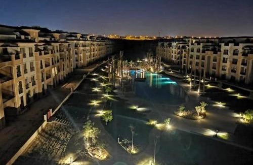 Cairo Apartamento | 3BR Stylish Apt Ensuite & Pvt Garden, New Cairo, Stone Residence