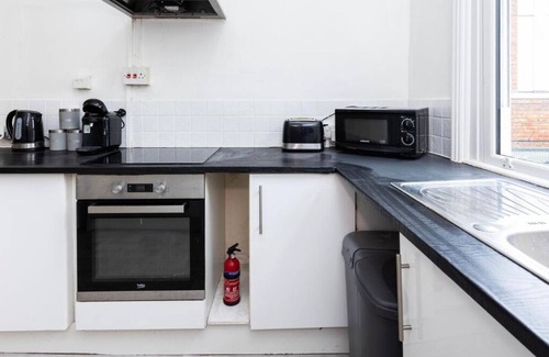 Chelmsford Casa | Huge & Modern 3BR Home HIGH STREET LOCATION by Luxiety Stays