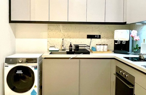 City Centre Apartamento | 3BR Suite KLCC View w/ balcony, Nflx & 2 Parking