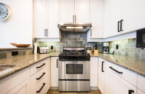 Nordic Estates Casa | 3BR, Taluswood Heights, Luxury, Private Hot Tub, Ski-in Ski-Out, by Harmony Whistler