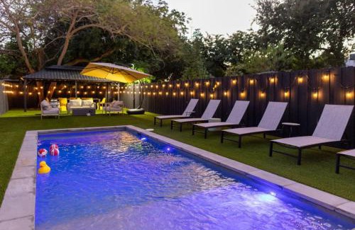 Buena Vista Casa | 3BR Vibrant Havana Villa in Miami, Pool, Grill, Backyard
