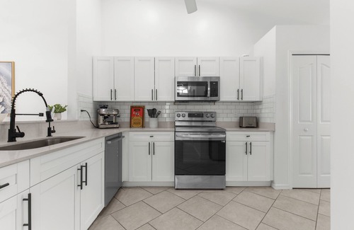 Naples Villa | 3br Villa, Private Heated Pool, Garage, EV-Charger