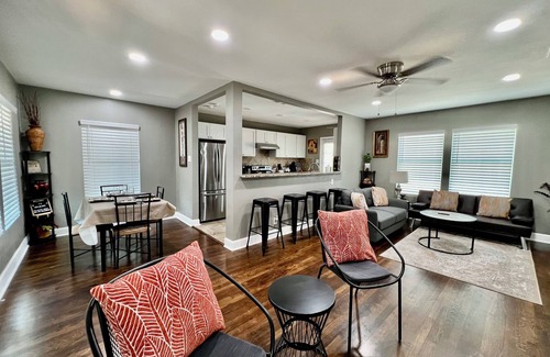 Jefferson Casa | 3BR Woodlawn Home | Furnished Extended Stay Near Med Center