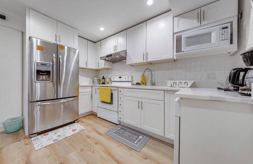 Richmond Casa | 3BR3BA/EV/AC near Vancouver Airport