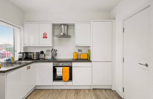 Swindon Apartamento | 3CB Apartment*2 Bedroom*Sleeps 4*Long Stay Disc