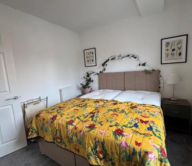 Sandbach Casa | 3CRST 2 Bedroom House Free Parking