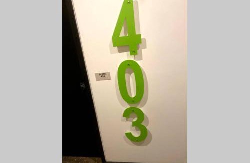 North Oakland Apartamento | 3E-*New* Apartment -5 min from Downtown, sleeps 4